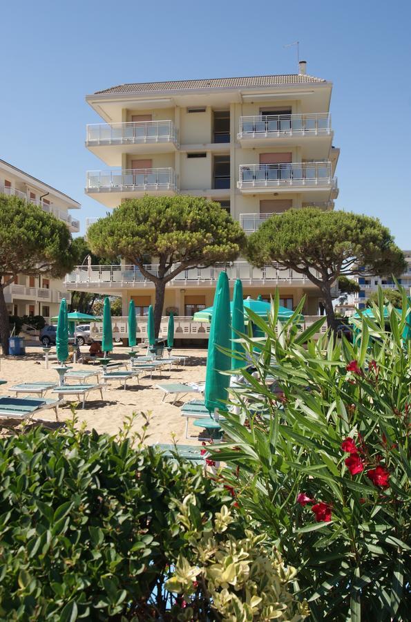 Appartamenti Diplomatic-Residence Fronte Mare-Piazza Torino-Лидо ди Йезоло Екстериор снимка